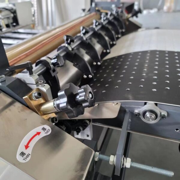 STC-AGM-850 Feeder Gluing Machine - Image 4
